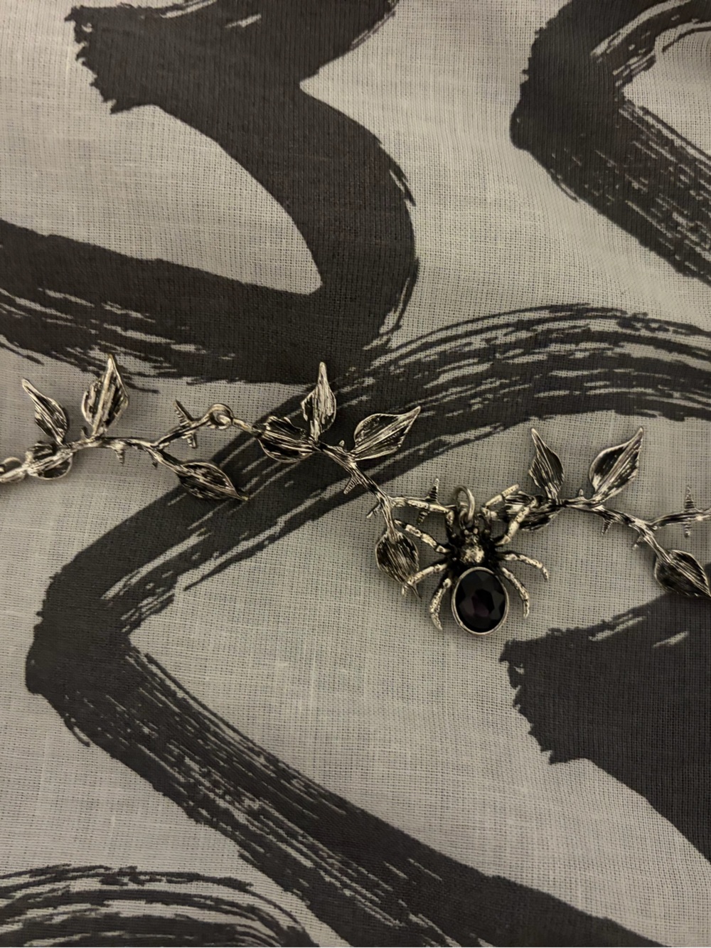 Disturbia Rosethorn Spider Chain Belt - Picture 2 of 3